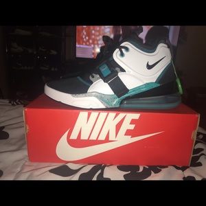 Nike Air Force 270